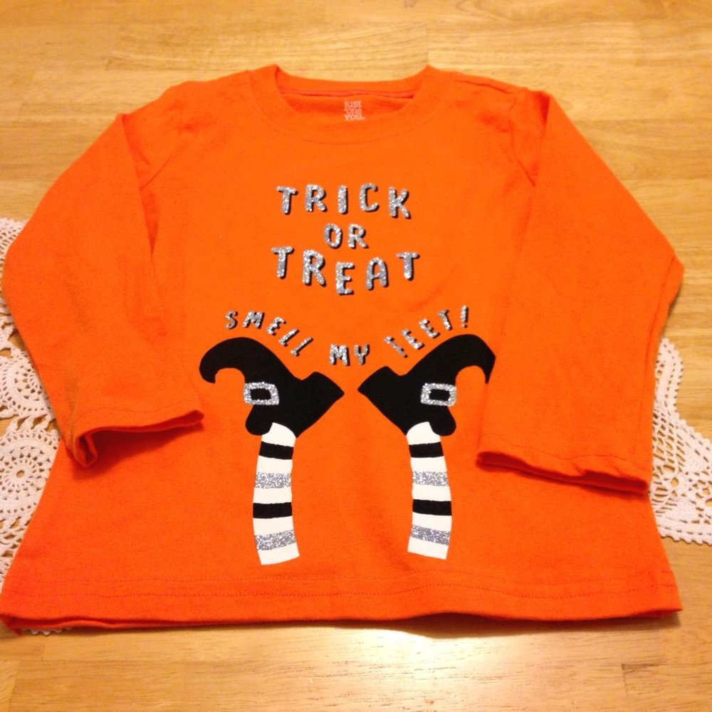 Halloween Trick or Treat Smell My Feet Shirt, 3T